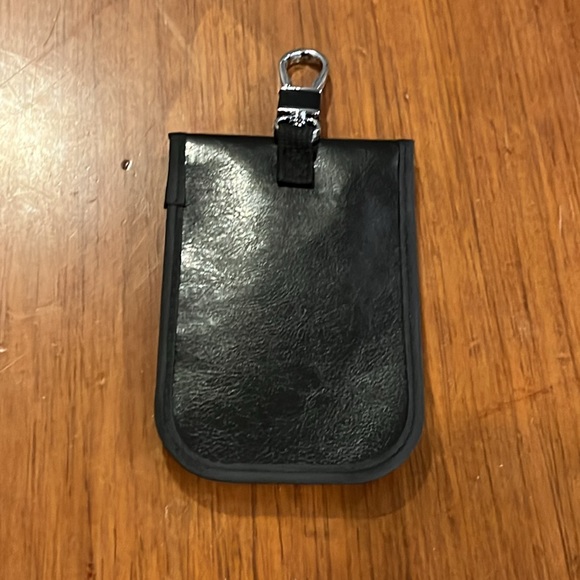 RFID Signal Blocker for Car Key Fob Small Phones black synthetic leather new - Picture 3 of 6